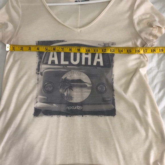 Ripcurl like new✨ beachy tshirt - Picture 5 of 6